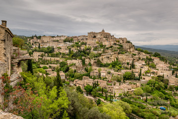 Fototapeta na wymiar View of the hilltop village of Gordes, Provence, France