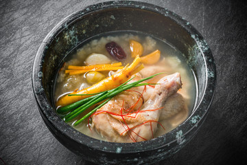 参鶏湯　韓国料理　samgyetang chicken ginseng soup Korean