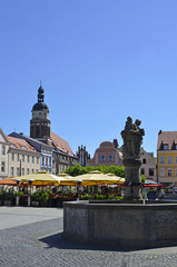 Fototapeta premium Altmarkt mit Brunnen und St.Nikolai, Cottbus