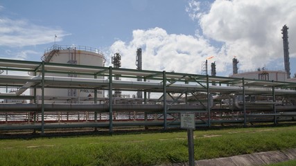 Obraz premium Oil refinery (Map Ta Phut Industrial Estate Rayong Thailand)