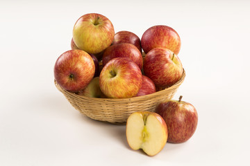 red apples
