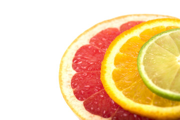 Кружочки лайма, апельсина и грепфрута 