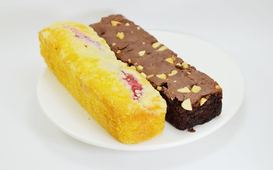 chocolateb cake and blueberry cake