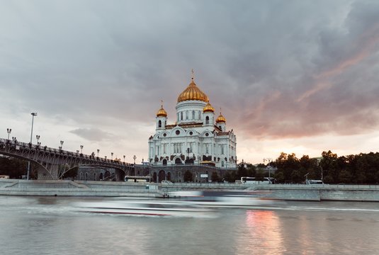 Sunset over Cathedral of Christ the Saviuor in stormy weather, Moscow, Russia.