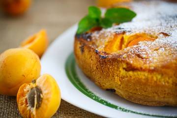 Sponge cake with apricot