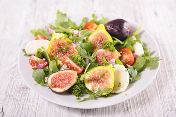 vegetable salad with fresh fig