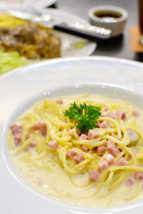Spaghetti Carbonara with ham and mushroom