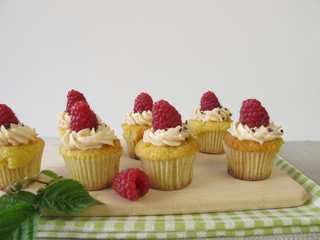 Glutenfreie Himbeer-Cupcakes