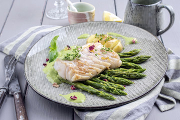 Fish Filet with Green Asparagus