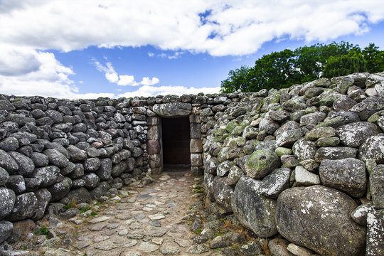 Kivik cairn burial