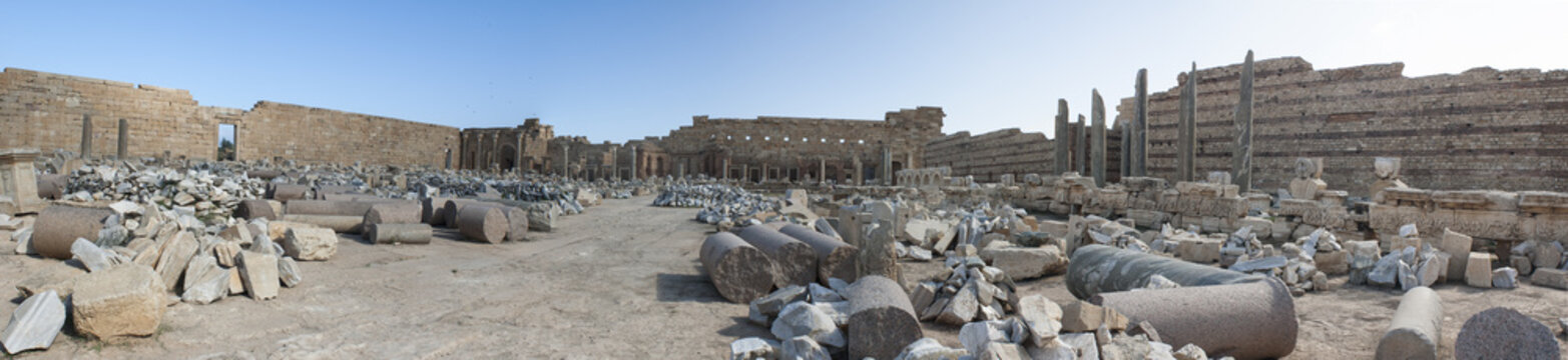Panoramica del foro dei severi di Leptis Magna in Libia

