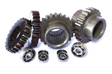 Metal cog wheels bonding together