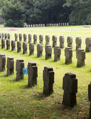 Soldatenfriedhof mit Windrad