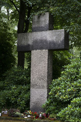 großes Steinkreuz