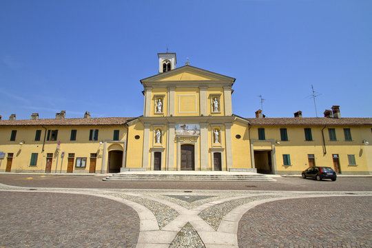 chiesa parrocchia san fermo san rustico a cusago visitare in viaggio in provincia milano lombardia italia