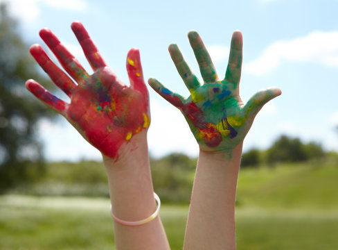 Children draws paints