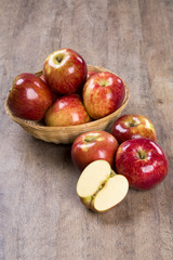 red apples
