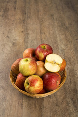 red apples