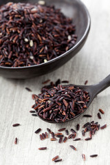 Raw riceberry rice