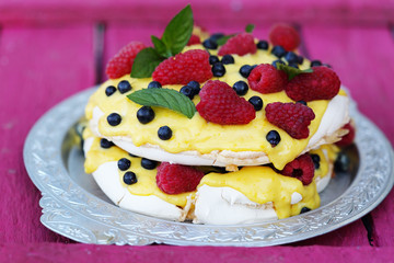 dessert Pavlova