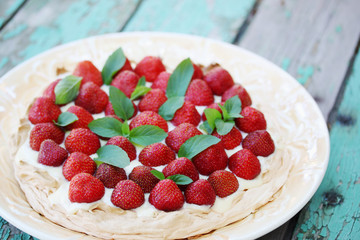 Pavlova with strawberries
