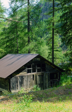 Edificio abbandonato alle miniere di Saint-Marcel - Valle d'Aosta