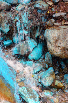 Depositi di woodwardite in acque sorgive -  Saint Marcel - Valle d'Aosta