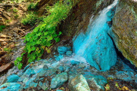 Depositi di woodwardite in acque sorgive -  Saint Marcel - Valle d'Aosta