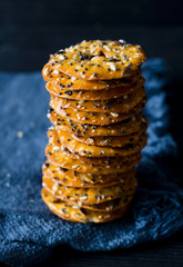 Crackers with mix seeds