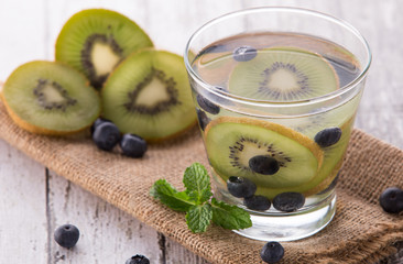 fresh fruit Flavored infused water mix of Kiwi and bluberry