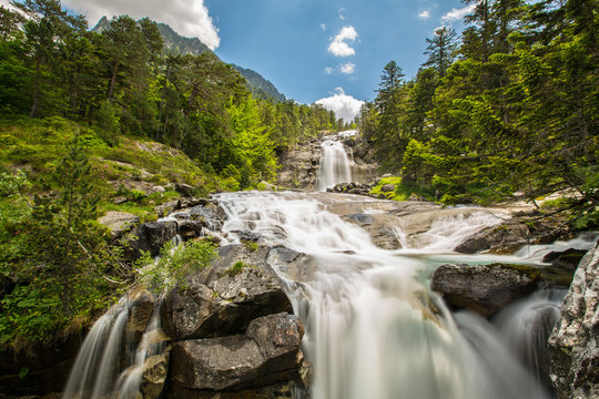 Fototapeta cascade  des Pyrénées