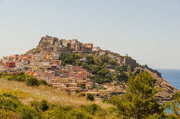 Obraz premium Castelsardo, Altstadt, Stadt, historische Häuser, Burg, Kathedrale, Mittelmeer, Sardinien, Italien