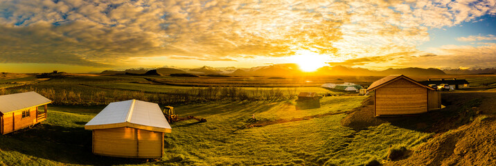 Sonnenuntergang um Mitternacht in Island, Panorama