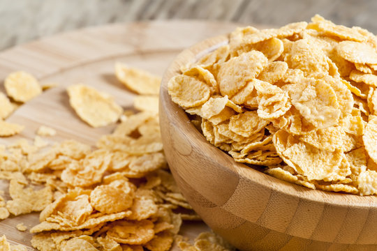 Corn flakes in a bowl, selective focus