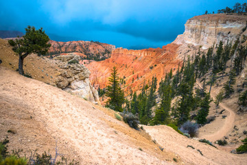 Peek-a-boo loop trail Bryce Canyon