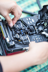 fiber optic fusion splicer in field