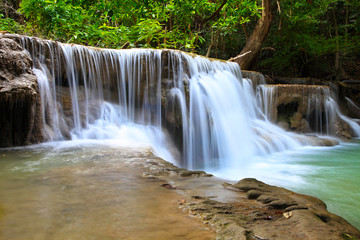 Water fall hua mae kamin Kanchanaburi, Thailand (hua mae kamin w