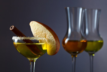 cocktail with apple and cinnamon