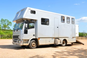 Vehicle for horse transportation
