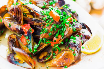 Grilled mussels