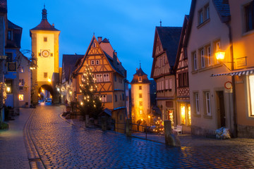 Fototapeta na wymiar Rothenburg ob der Tauber zur Weihnachtszeit