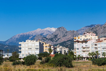 Obraz premium Village near the mountains