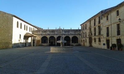 Fototapeta na wymiar Plaza del Monasterio de las Huelgas de Burgos, España.