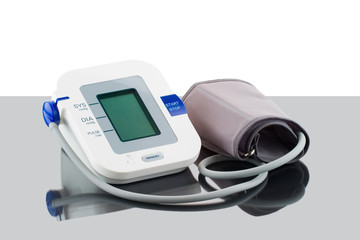 Automatic digital blood pressure monitor
