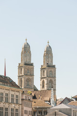 Fototapeta na wymiar Zürich, historische Altstadt, Stadt, Grossmünster, Kirche, Kirchtürme, Limmat, Niederdorf, Schweiz