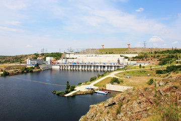 Obraz premium Hydroelectric Station on South Buh river