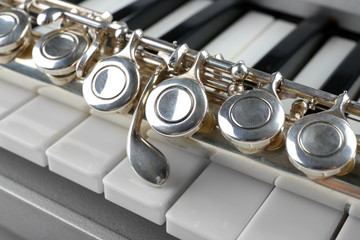 Obraz premium Flute and piano close up