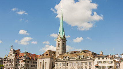 Fototapeta na wymiar Zürich, Stadt, Altstadt, Fraumünster, Kirche, Münsterhof, Denkmal, Münsterbrücke, Limmat, Schweiz