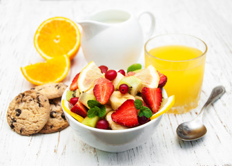 Salad with fresh fruits