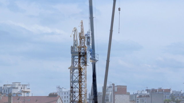 Montage d'une grue